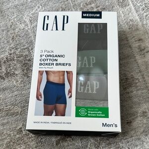 GAP Men's 3 Pack Medium Organic Cotton Boxer Briefs with fly pouch. NWT’s.
